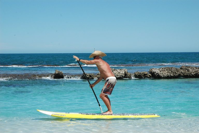 stand-up paddling technique